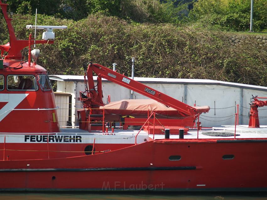 Feuerloeschboot 10-2      P190.JPG